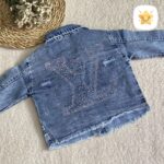 3 تکه کت شلوار جین دخترانه طرح LV نگین دار 4 تا 11 سال 4 - نی نی استار