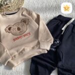 بلوز شلوار پسرانه بیسکویتی طرح کوالا 1 الی 6 سال 2 - نی نی استار