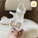 صندل دخترانه ورنی مجلسی وارداتی برند kenike سایز 25 تا 30 4 - نی نی استار