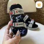 صندل پسرانه فانتزی مدل رباتی سایز 22 تا 36 5 - نی نی استار