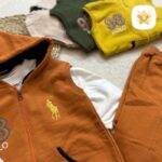 3 تکه هودی و بلوز و شلوار پسرانه داخل کرک مناسب 4 تا 8 سال آجری - نی نی استار