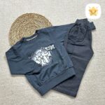 بلوز شلوار کتان پسرانه کیفیت عالی مدل حروف مناسب 2 تا 10 سال طوسی - نی نی استار